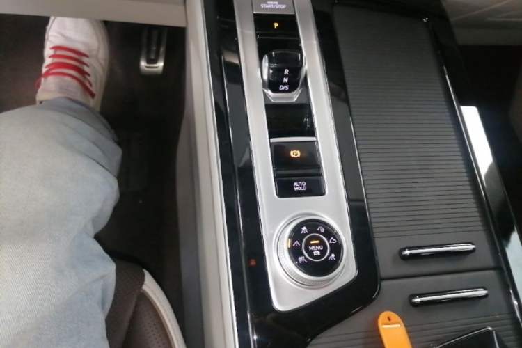 Used Volkswagen Tavendor 2023 380TSI Four-Wheel Drive R-Line Cruise Edition Gear Lever
