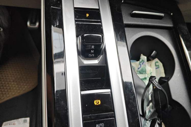 Used Volkswagen Tavendor 2023 380TSI Four-Wheel Drive R-Line Cruise Edition Gear Lever