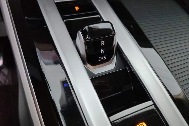 Used Volkswagen Tavendor 2023 380TSI Four-Wheel Drive R-Line Cruise Edition Gear Lever