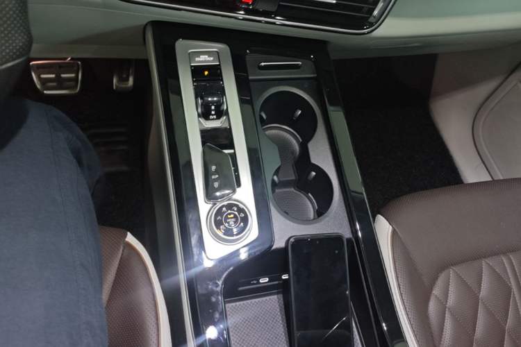 Used Volkswagen Tavendor 2023 380TSI Four-Wheel Drive R-Line Cruise Edition Gear Lever