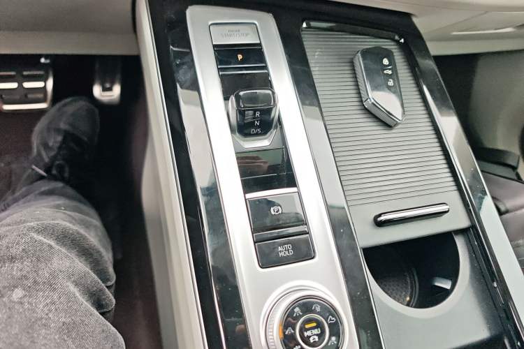 Used Volkswagen Tavendor 2023 380TSI Four-Wheel Drive R-Line Cruise Edition Gear Lever