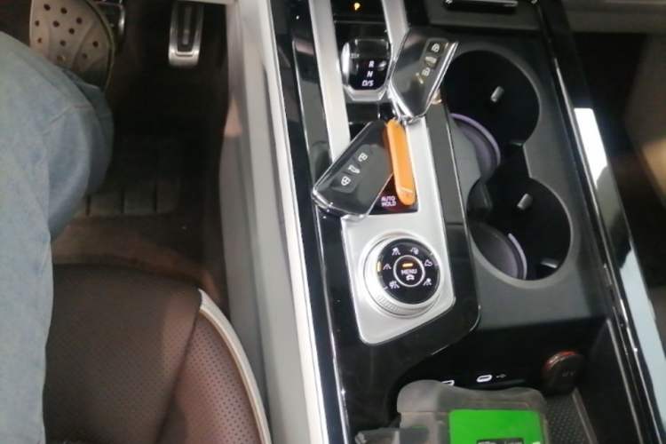 Used Volkswagen Tavendor 2023 380TSI Four-Wheel Drive R-Line Cruise Edition Gear Lever
