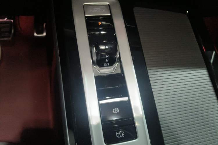 Used Volkswagen Tavendor 2023 380TSI Four-Wheel Drive R-Line Cruise Edition Gear Lever