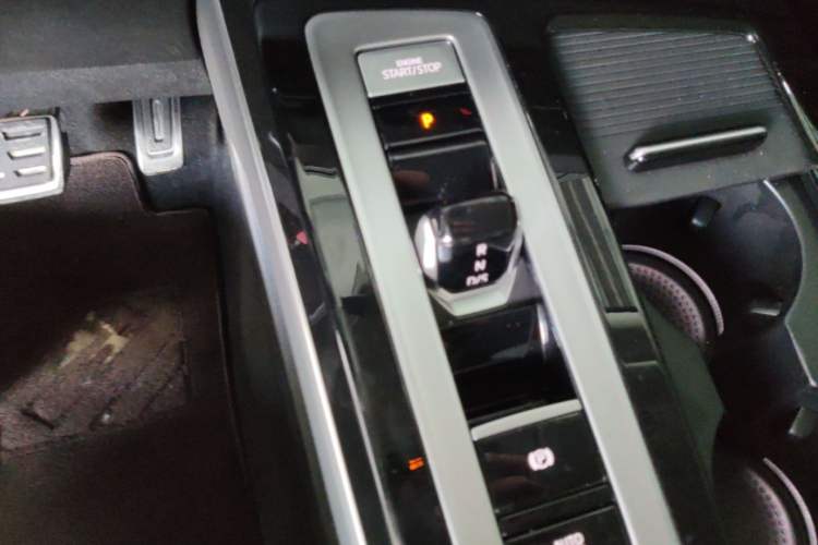 Used Volkswagen Tavendor 2023 380TSI Four-Wheel Drive R-Line Cruise Edition Gear Lever