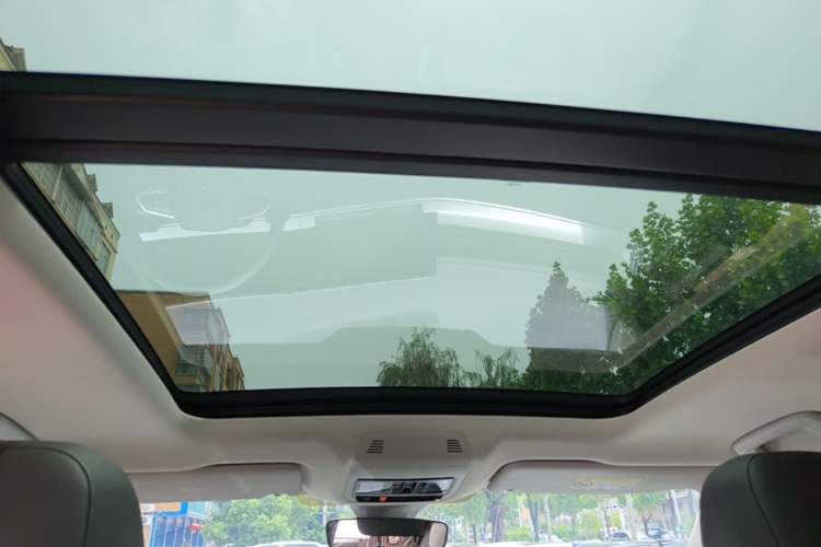 Used Volkswagen Tavendor 2023 330TSI Luxury Touring Edition Headliner