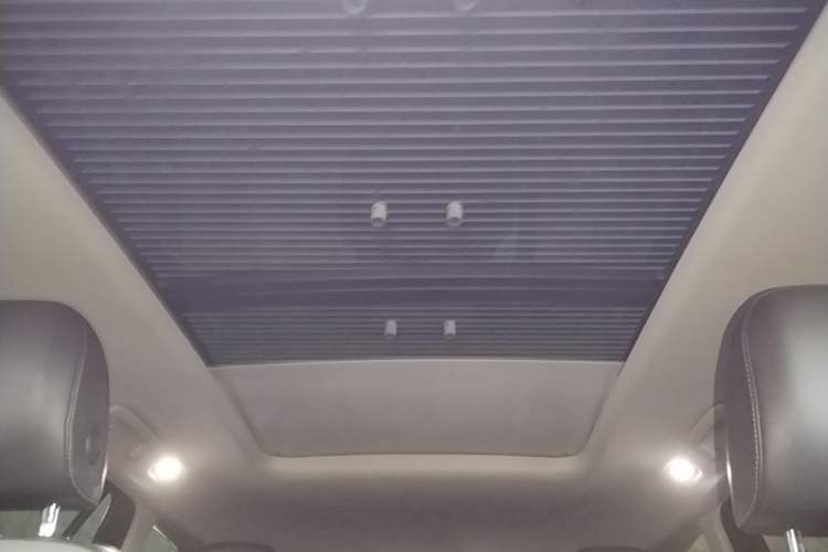 Used Volkswagen Tavendor 2023 330TSI Luxury Touring Edition Headliner