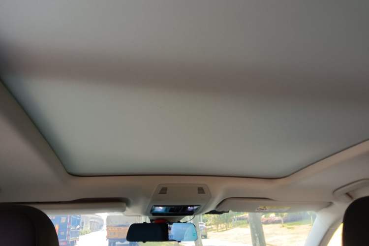 Used Volkswagen Tavendor 2023 380TSI Four-Wheel Drive R-Line First Edition Headliner