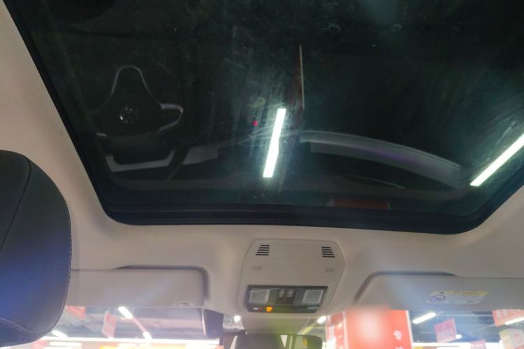 Used Volkswagen Tavendor 2023 330TSI Luxury Touring Edition Headliner