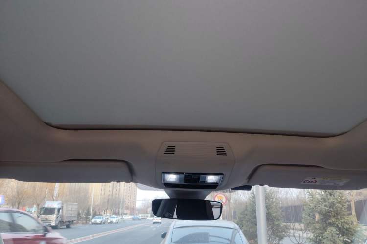 Used Volkswagen Tavendor 2023 330TSI Luxury Touring Edition Headliner