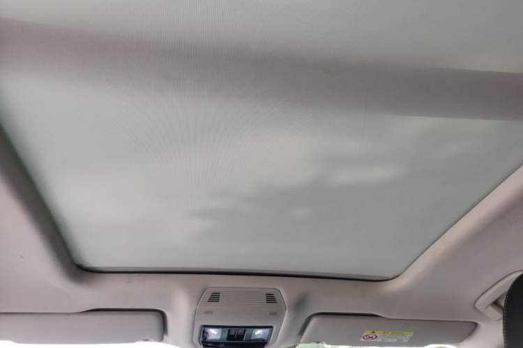 Used Volkswagen Tavendor 2023 330TSI Luxury Touring Edition Headliner