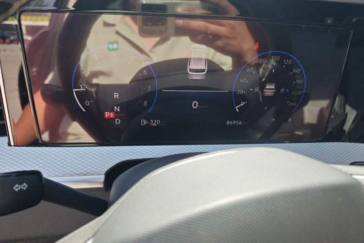 Used Volkswagen Tavendor 2023 330TSI Luxury Touring Edition Instrument Cluster