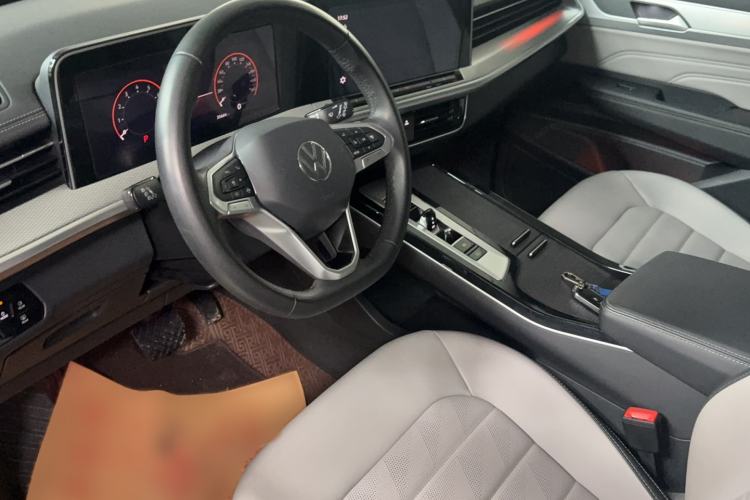 Used Volkswagen Tavendor 2023 330TSI Luxury Touring Edition Interior 1