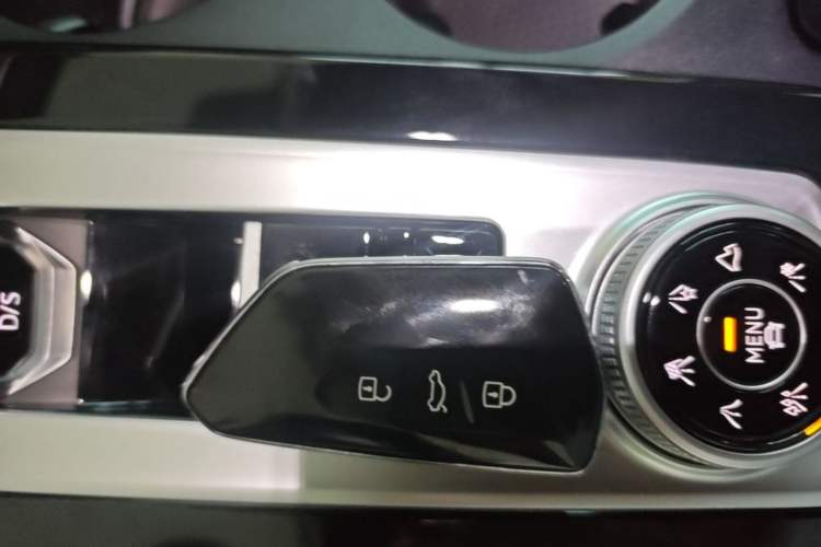 Used Volkswagen Tavendor 2023 380TSI Four-Wheel Drive R-Line Cruise Edition Interior 1