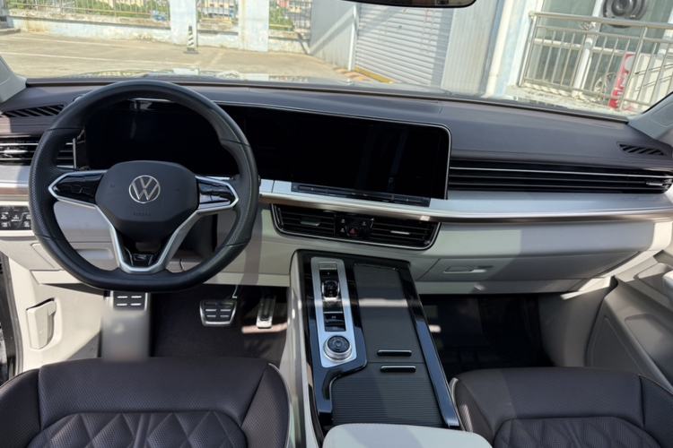 Used Volkswagen Tavendor 2023 380TSI Four-Wheel Drive R-Line Cruise Edition Interior 12
