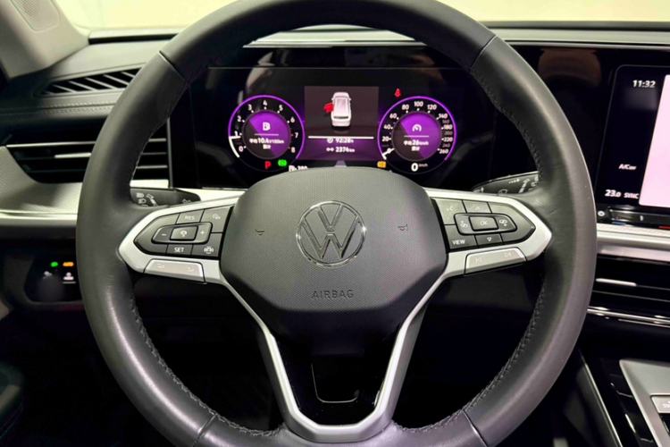 Used Volkswagen Tavendor 2023 330TSI Luxury Touring Edition Interior 2