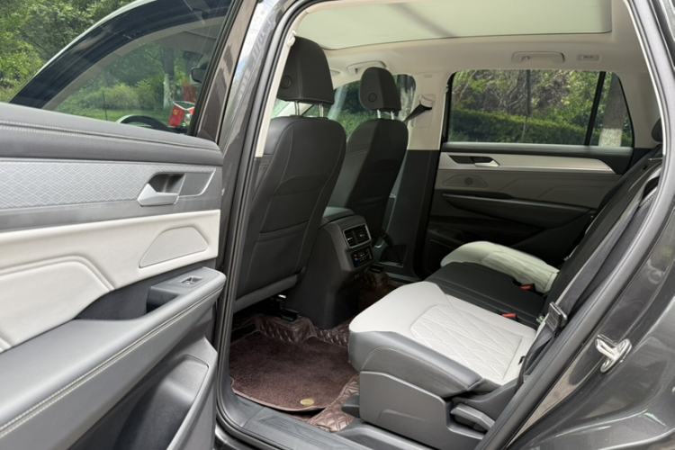 Used Volkswagen Tavendor 2023 380TSI Four-Wheel Drive R-Line Cruise Edition Interior 2