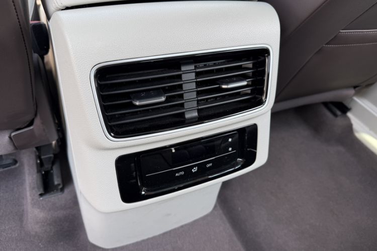 Used Volkswagen Tavendor 2023 380TSI Four-Wheel Drive R-Line Cruise Edition Interior 3