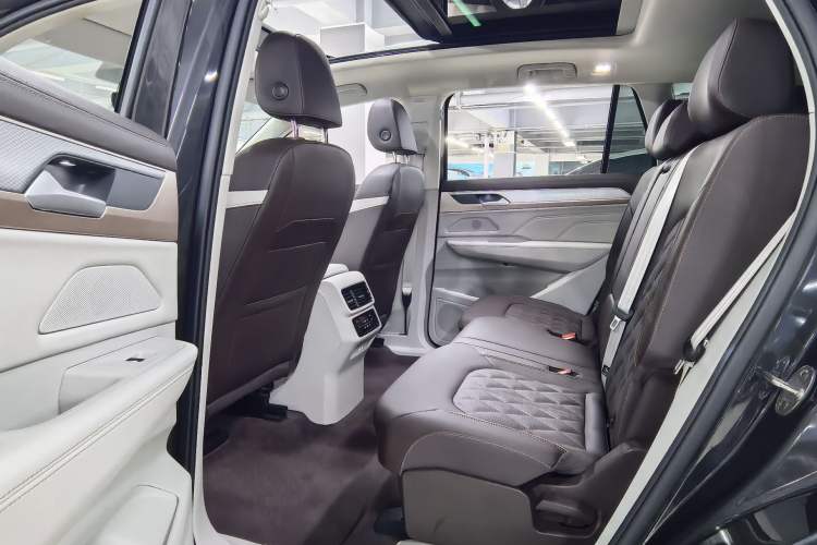 Used Volkswagen Tavendor 2023 380TSI Four-Wheel Drive R-Line Cruise Edition Interior 3