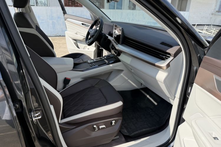 Used Volkswagen Tavendor 2023 380TSI Four-Wheel Drive R-Line Cruise Edition Interior 4