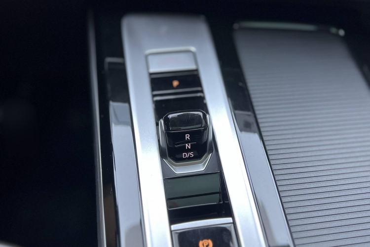 Used Volkswagen Tavendor 2023 330TSI Luxury Touring Edition Interior 4