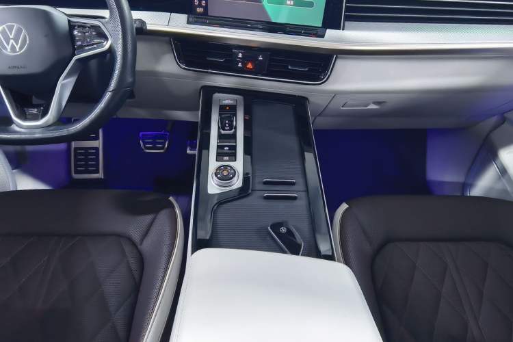 Used Volkswagen Tavendor 2023 380TSI Four-Wheel Drive R-Line Cruise Edition Interior 5