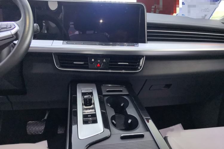 Used Volkswagen Tavendor 2023 330TSI Luxury Touring Edition Interior 5