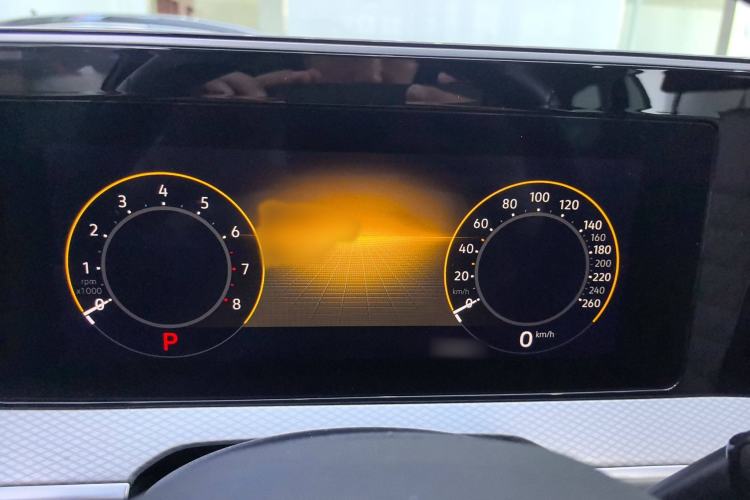Used Volkswagen Tavendor 2023 330TSI Luxury Touring Edition Interior 7