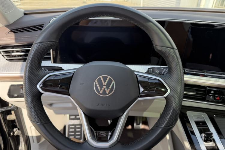 Used Volkswagen Tavendor 2023 380TSI Four-Wheel Drive R-Line Cruise Edition Interior 9