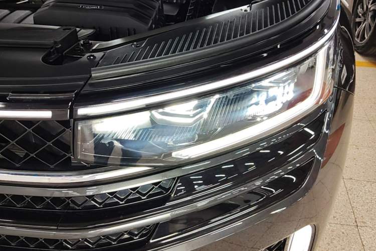 Used Volkswagen Tavendor 2023 380TSI Four-Wheel Drive R-Line Cruise Edition Left Front Headlight