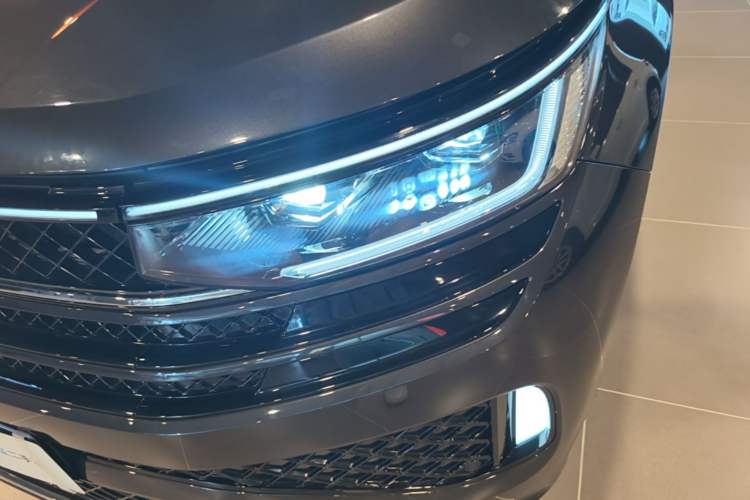 Used Volkswagen Tavendor 2023 380TSI Four-Wheel Drive R-Line Cruise Edition Left Front Headlight