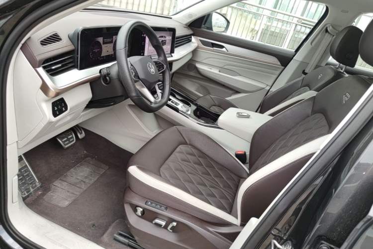 Used Volkswagen Tavendor 2023 380TSI Four-Wheel Drive R-Line Cruise Edition Left Front Seat