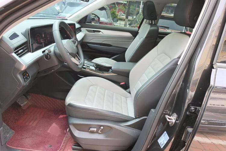 Used Volkswagen Tavendor 2023 330TSI Luxury Touring Edition Left Front Seat