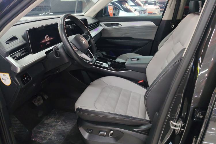 Used Volkswagen Tavendor 2023 330TSI Luxury Touring Edition Left Front Seat