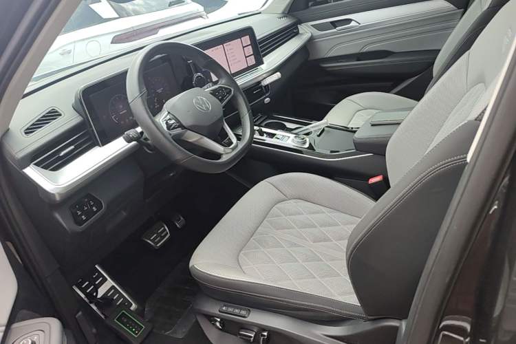 Used Volkswagen Tavendor 2023 380TSI Four-Wheel Drive R-Line Cruise Edition Left Front Seat