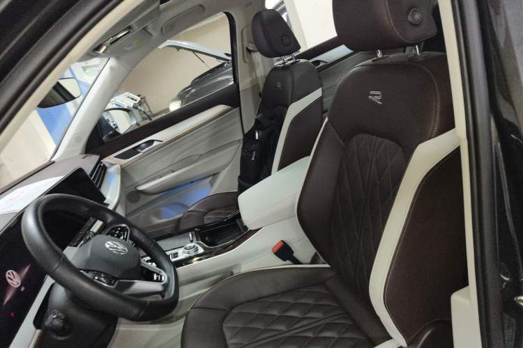 Used Volkswagen Tavendor 2023 380TSI Four-Wheel Drive R-Line Cruise Edition Left Front Seat