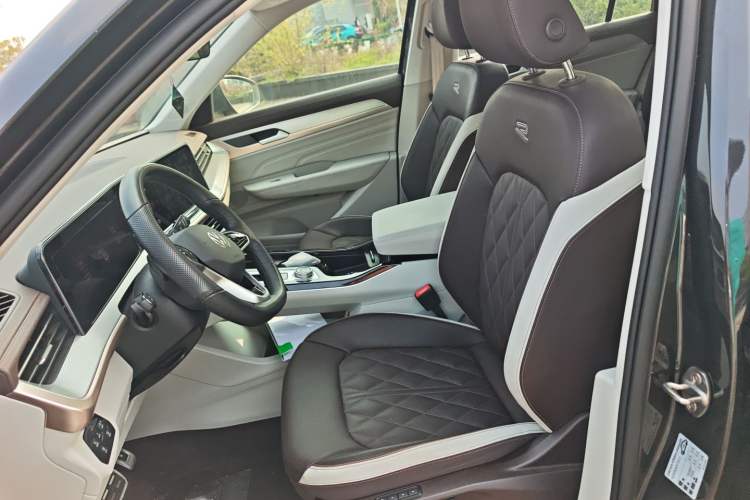 Used Volkswagen Tavendor 2023 380TSI Four-Wheel Drive R-Line Cruise Edition Left Front Seat