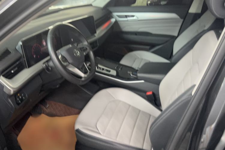 Used Volkswagen Tavendor 2023 330TSI Luxury Touring Edition Left Front Seat