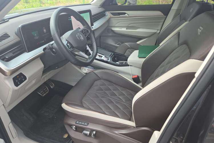 Used Volkswagen Tavendor 2023 380TSI Four-Wheel Drive R-Line Cruise Edition Left Front Seat