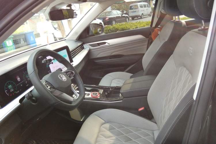 Used Volkswagen Tavendor 2023 380TSI Four-Wheel Drive R-Line Cruise Edition Left Front Seat