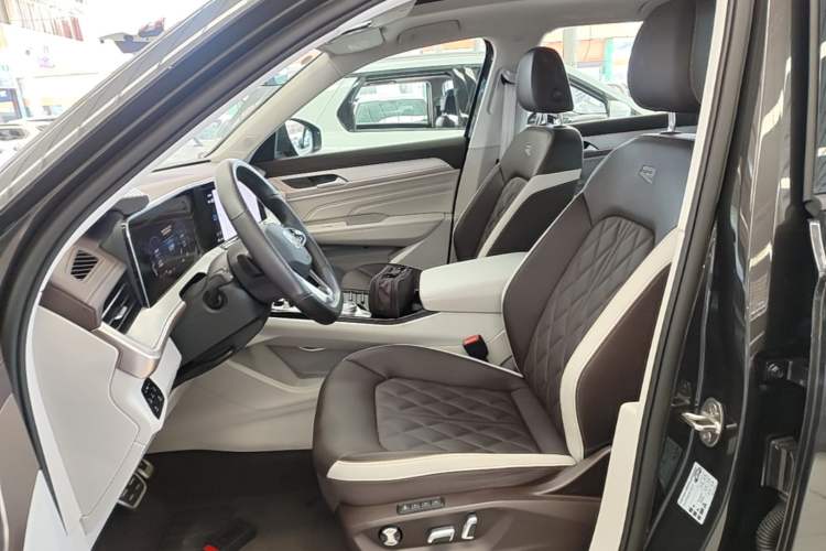 Used Volkswagen Tavendor 2023 380TSI Four-Wheel Drive R-Line Cruise Edition Left Front Seat