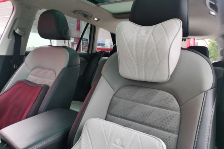 Used Volkswagen Tavendor 2023 330TSI Luxury Touring Edition Left Front Seat