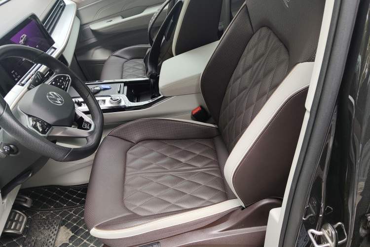 Used Volkswagen Tavendor 2023 380TSI Four-Wheel Drive R-Line Cruise Edition Left Front Seat