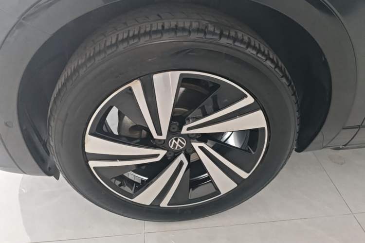 Used Volkswagen Tavendor 2023 380TSI Four-Wheel Drive R-Line Cruise Edition Left Front Wheel Hub