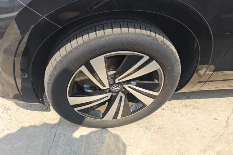 Used Volkswagen Tavendor 2023 380TSI Four-Wheel Drive R-Line Cruise Edition Left Front Wheel Hub