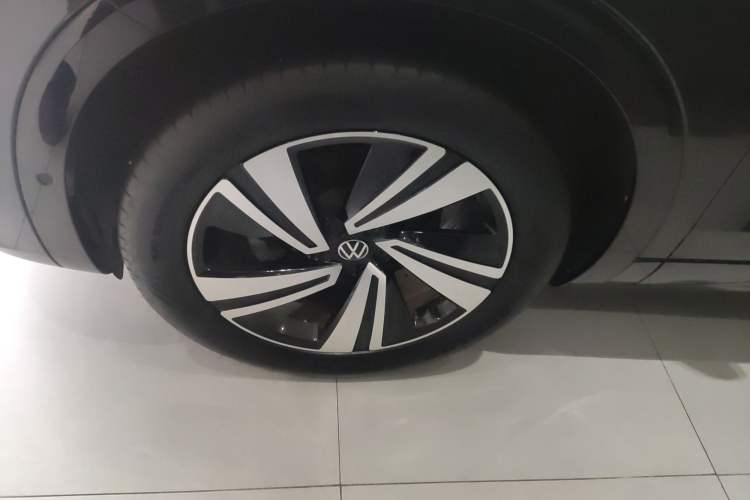 Used Volkswagen Tavendor 2023 380TSI Four-Wheel Drive R-Line Cruise Edition Left Front Wheel Hub
