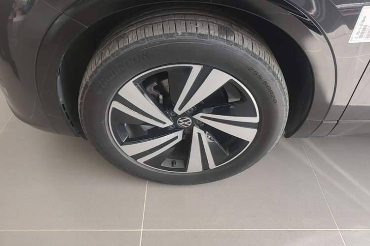 Used Volkswagen Tavendor 2023 380TSI Four-Wheel Drive R-Line Cruise Edition Left Front Wheel Hub