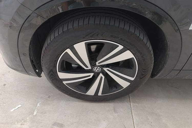 Used Volkswagen Tavendor 2023 380TSI Four-Wheel Drive R-Line Cruise Edition Left Front Wheel Hub