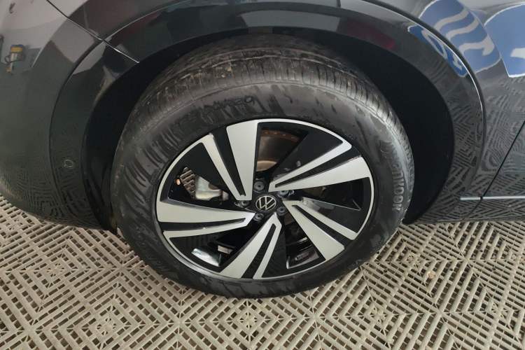 Used Volkswagen Tavendor 2023 380TSI Four-Wheel Drive R-Line Cruise Edition Left Front Wheel Hub