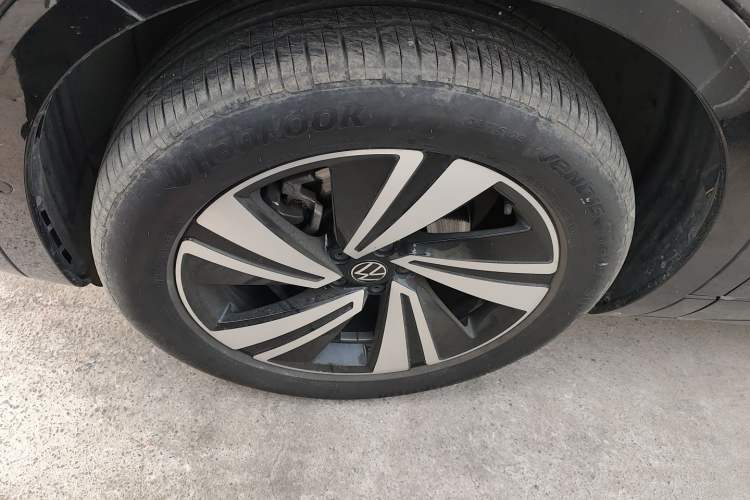 Used Volkswagen Tavendor 2023 380TSI Four-Wheel Drive R-Line Cruise Edition Left Front Wheel Hub