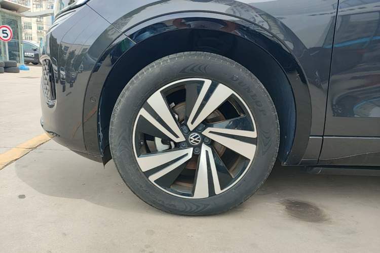 Used Volkswagen Tavendor 2023 380TSI Four-Wheel Drive R-Line Cruise Edition Left Front Wheel Hub